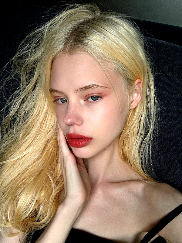 alisen.mari instagram image archive image