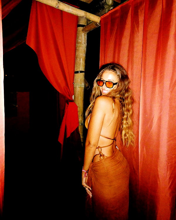 pia__kim instagram image archive image