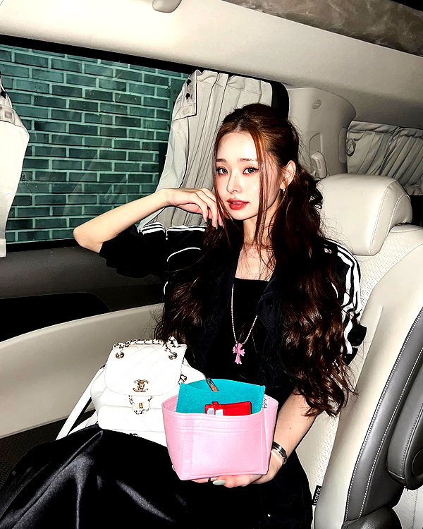 dear.zia instagram image archive image