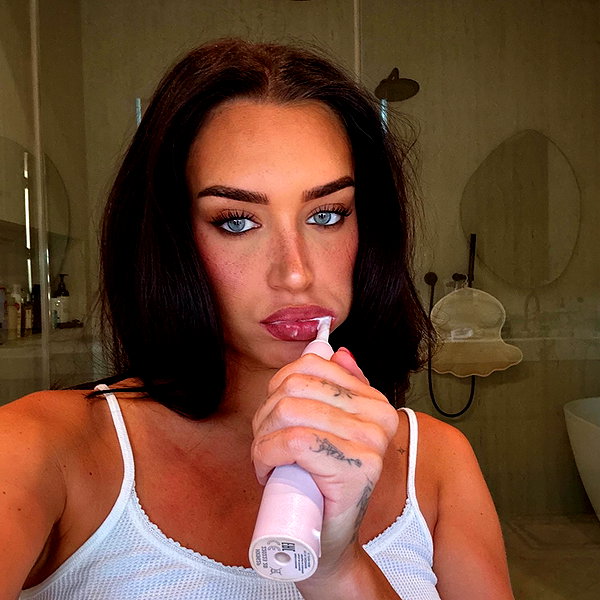 staskaranikolaou instagram image archive image