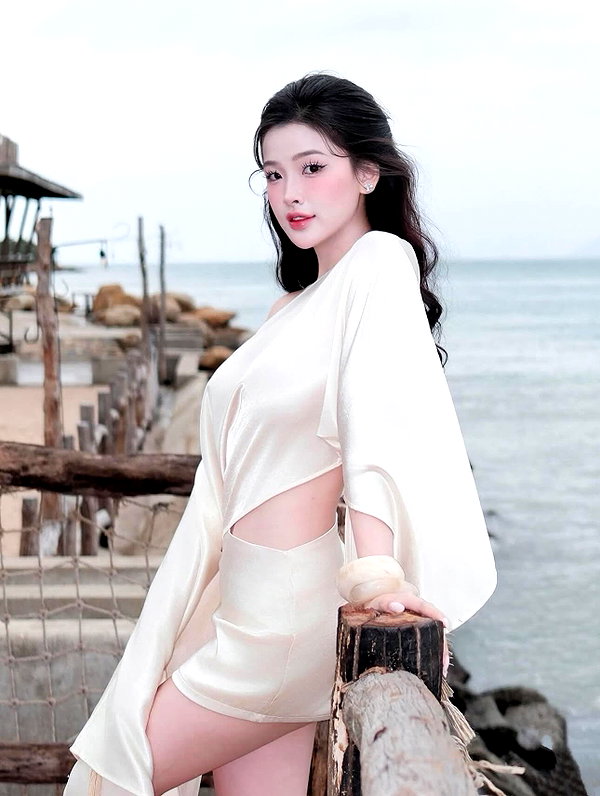 lyhythuedoxinh instagram image archive image