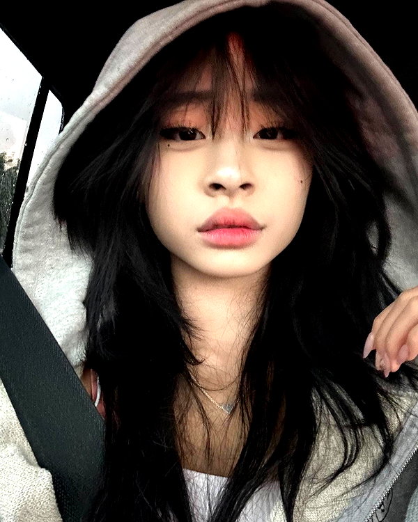 princessamelia_official instagram image archive image