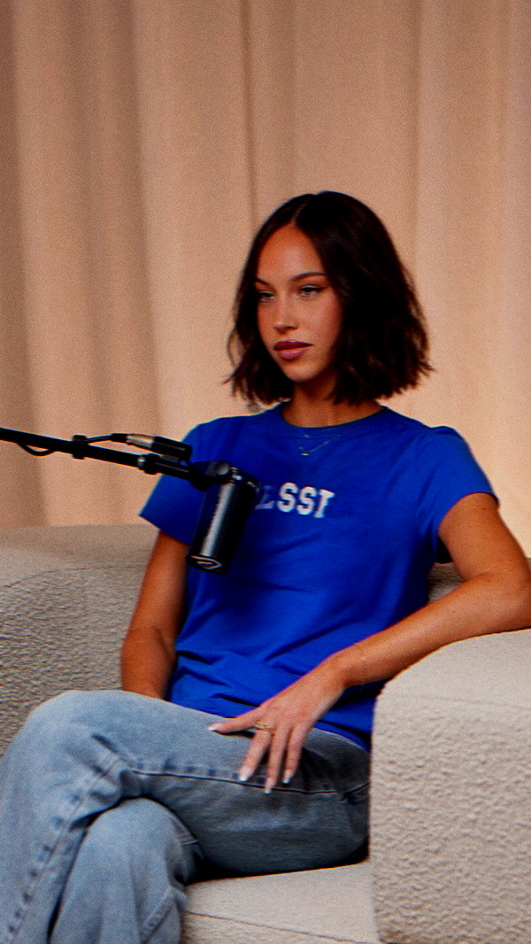 olivia.mathers instagram image archive image