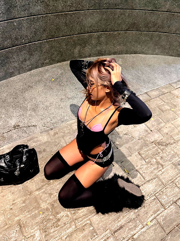 _nei.ko instagram image archive image