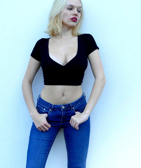 leni.bahr instagram image archive image