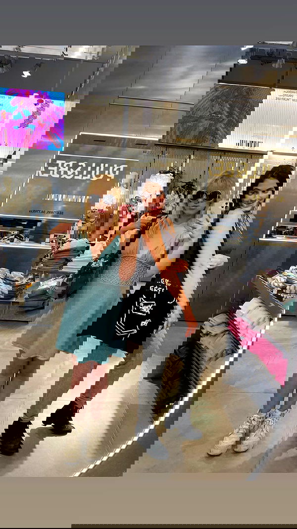 ormosheee ormosheee archive image