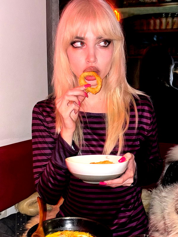 anya4everr instagram image archive image