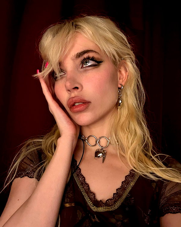 alien.hanna instagram image archive image