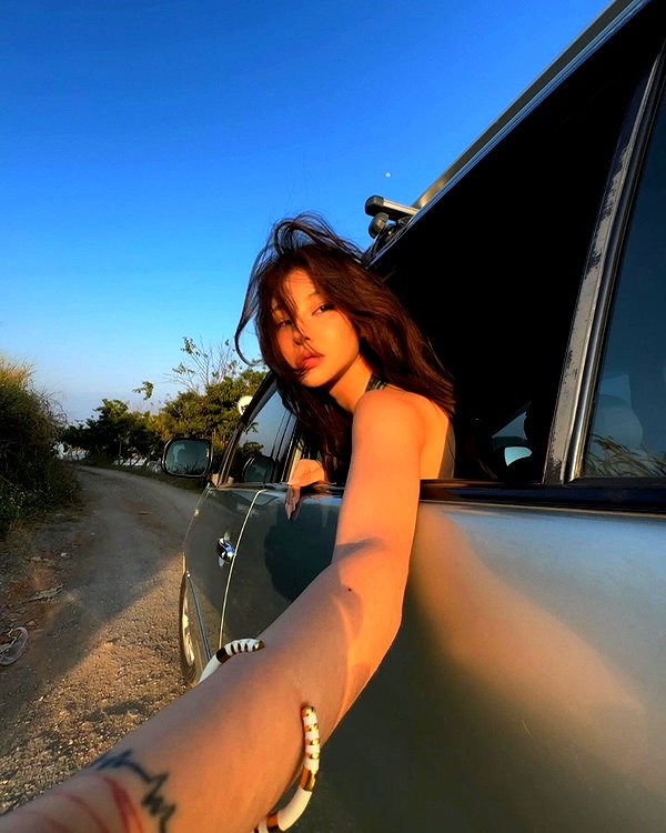 ll.lu1s instagram image archive image