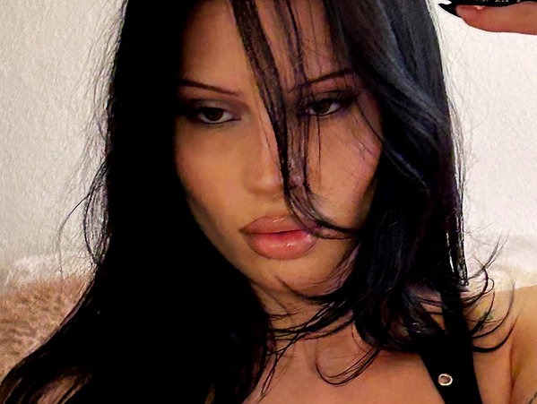 karolinaawasik instagram image archive image