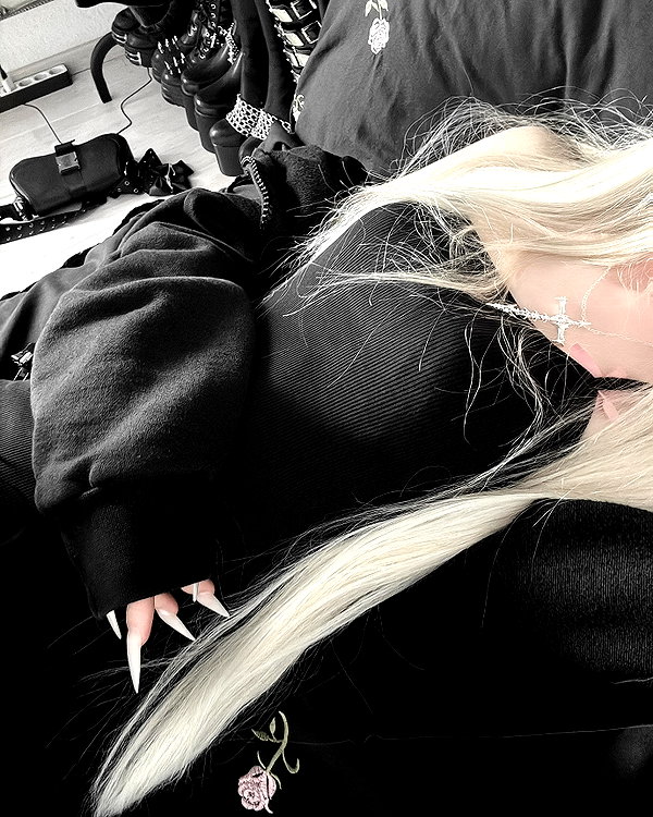 _lia.moon archive image