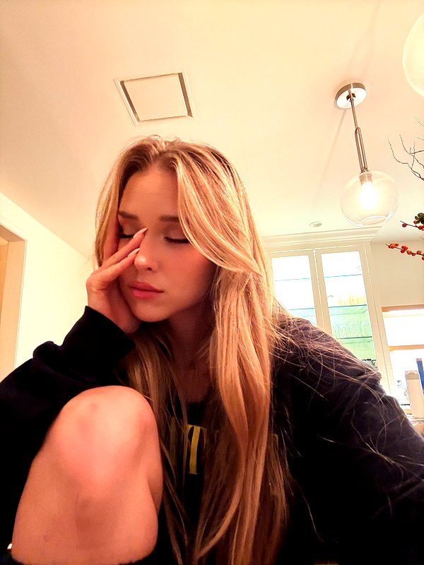 carolinezalog instagram image archive image