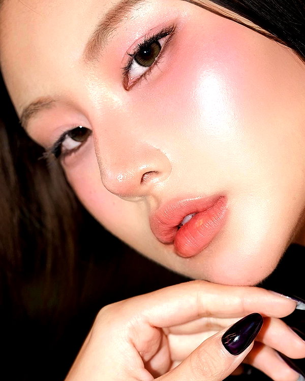 ll.lu1s instagram image archive image