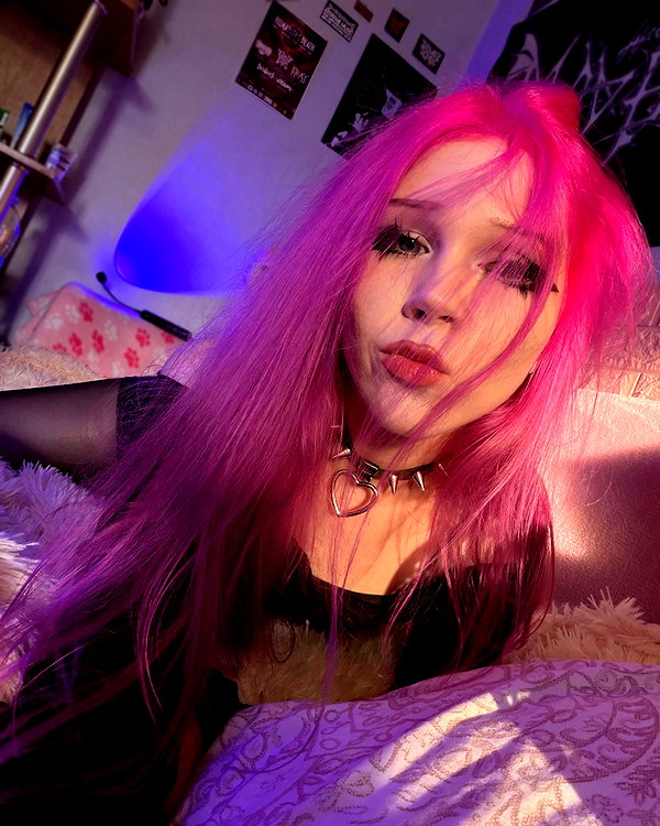 tiny.eviluv instagram image archive image