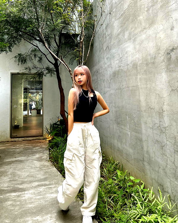 e.shao_417 instagram image archive image
