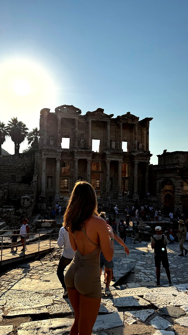 1vecua instagram image archive image