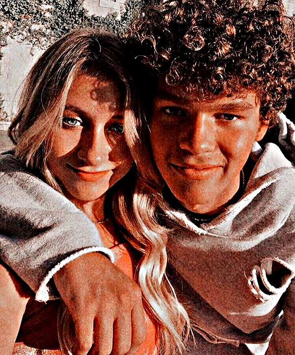ellianawalmsley instagram image archive image