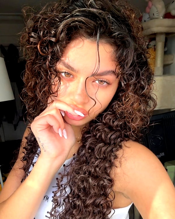 baddiesessence instagram image archive image
