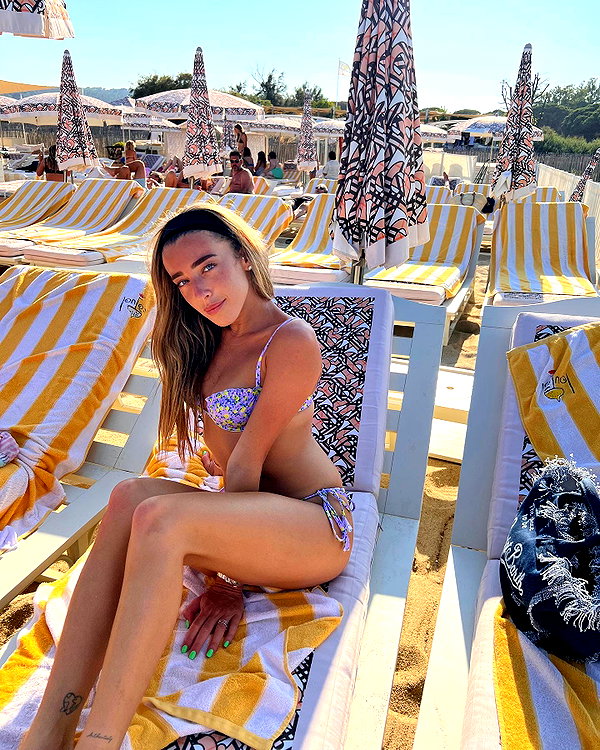 annezivi instagram image archive image