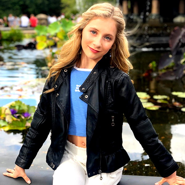 ellianawalmsley instagram image archive image