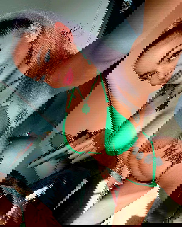 itshayleydavies itshayleydavies archive image