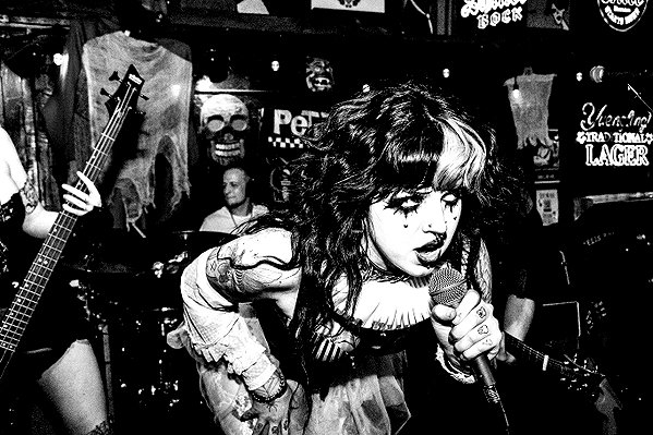 yeahimcaroline instagram image archive image
