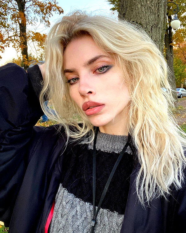 anya4everr instagram image archive image