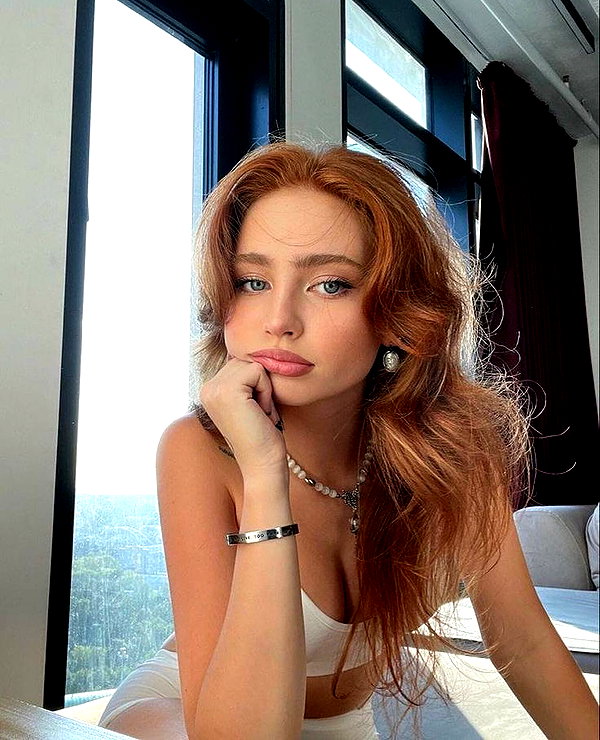baddiesessence instagram image archive image