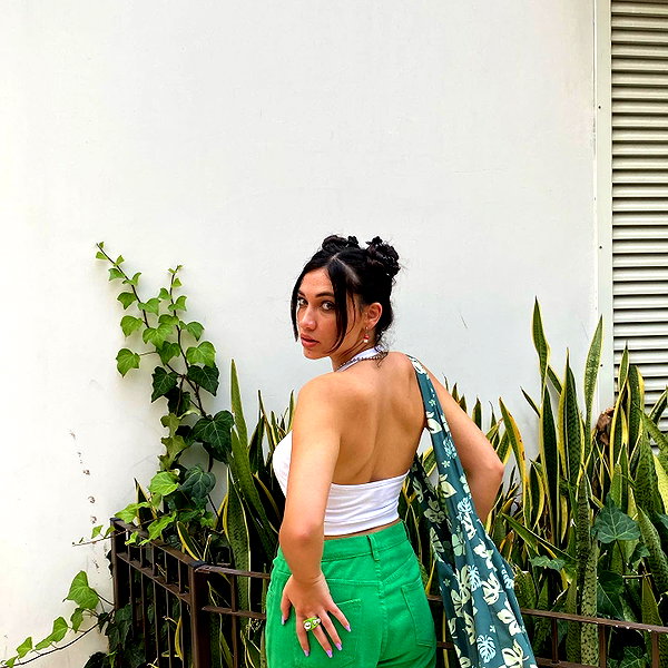 romi_henenson instagram image archive image