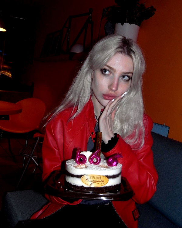 anya4everr instagram image archive image