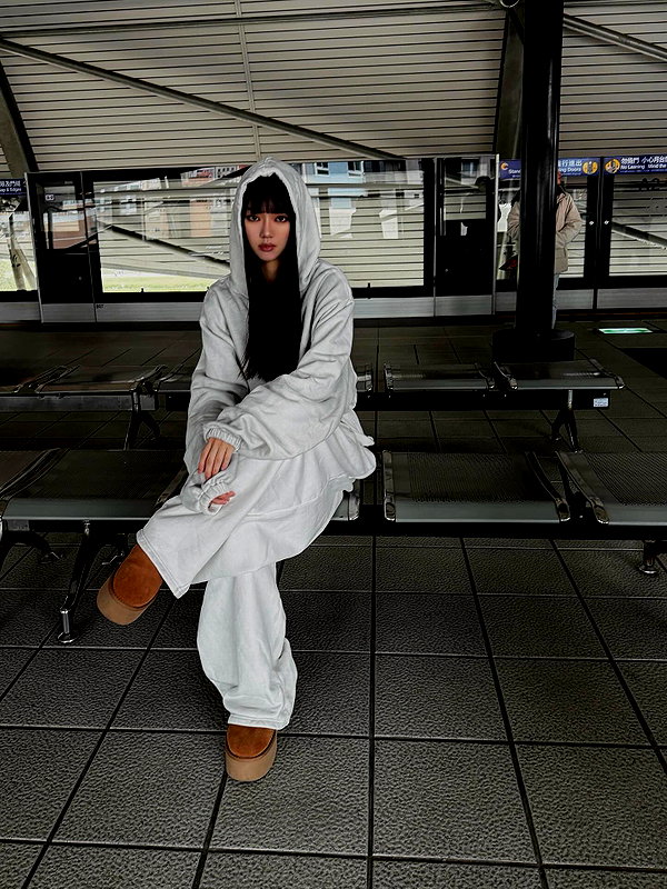 a.tinn___ instagram image archive image