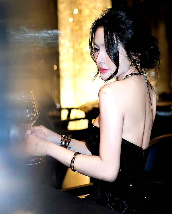 lyhythuedoxinh instagram image archive image