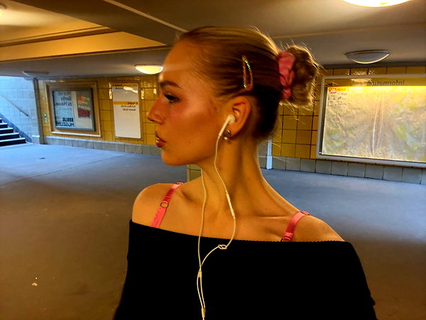 leni.bahr instagram image archive image