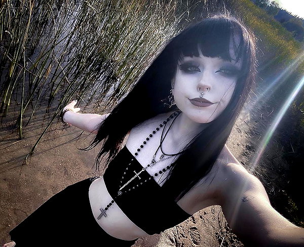 kittenfangsxx instagram image archive image