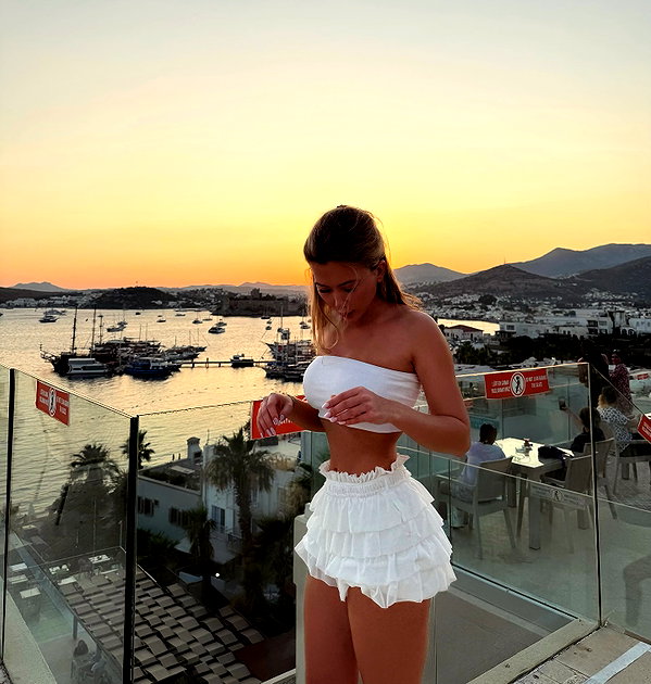 1vecua instagram image archive image