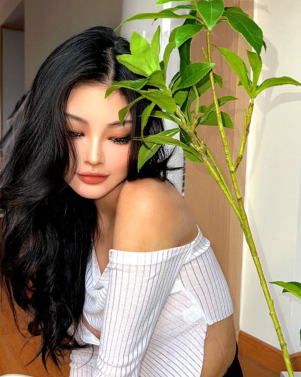 ll.lu1s instagram image archive image