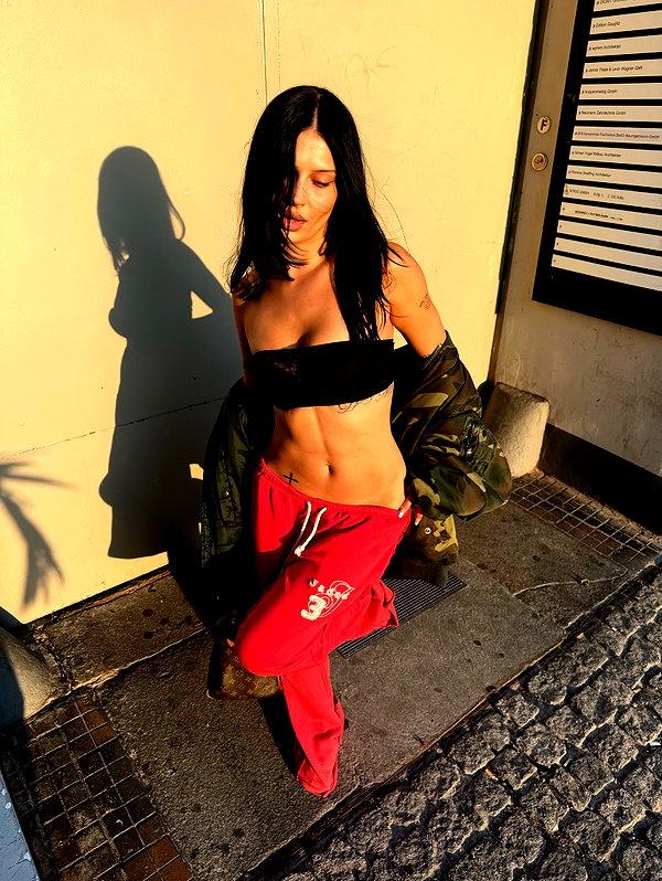karolinaawasik instagram image archive image