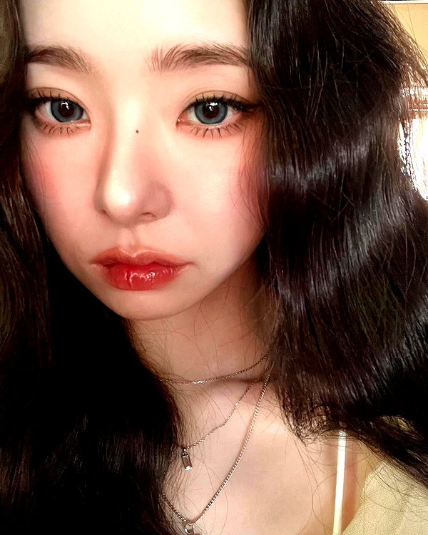 dear.zia instagram image archive image