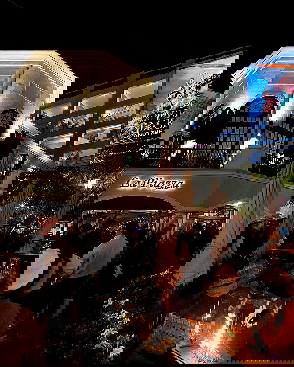 giuliahere giuliahere archive image