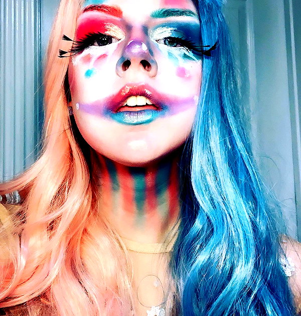 yeahimcaroline instagram image archive image