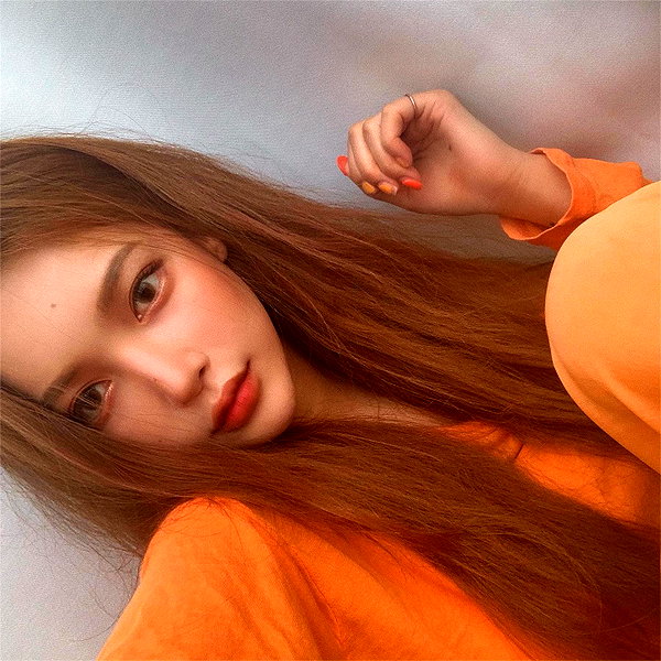 Archived image from @heroineseen on Instagram
