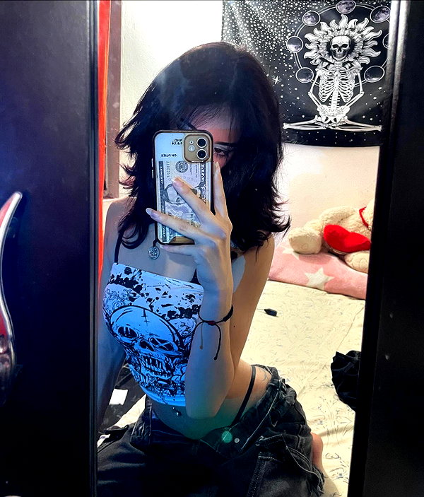 shevaal_x instagram image archive image