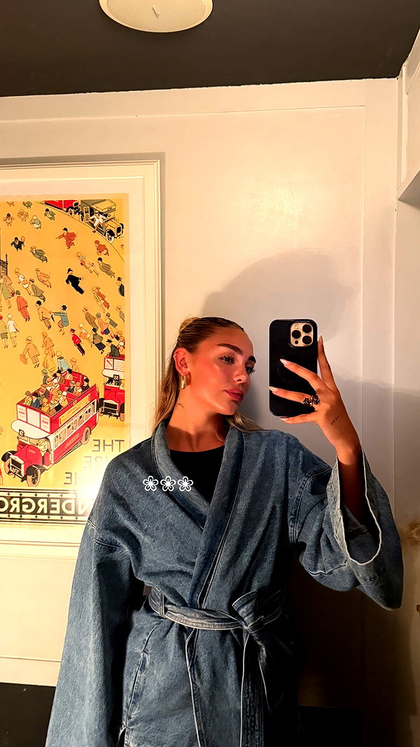 maya.keyy instagram image archive image