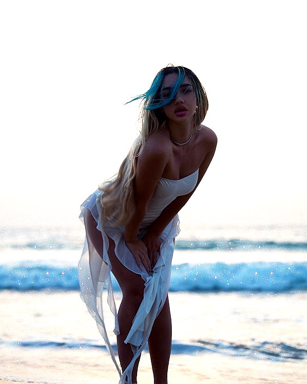 elinmaliaa instagram image archive image