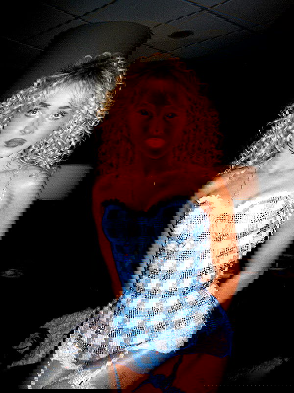 sabrinacarpenter sabrinacarpenter archive image