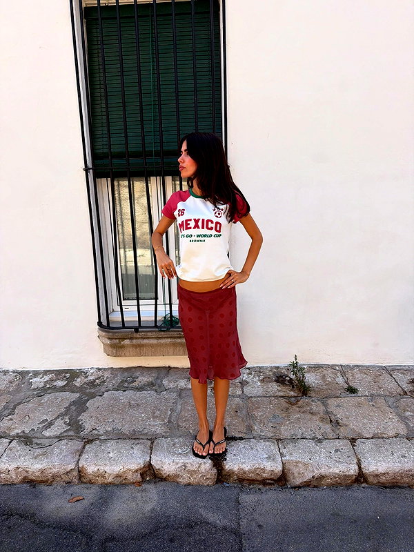 ainaratorneg instagram image archive image