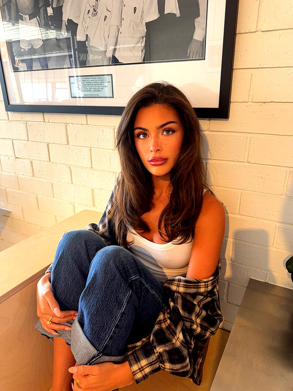 oliviaphillipps instagram image archive image