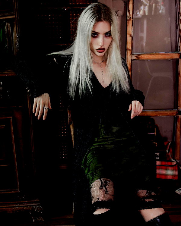 anya4everr instagram image archive image