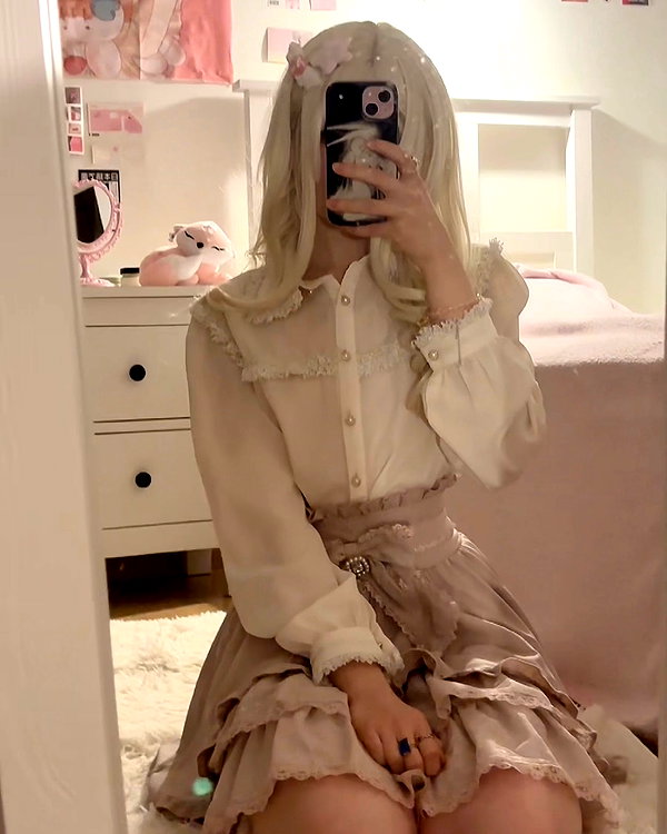 mie.llune instagram image archive image