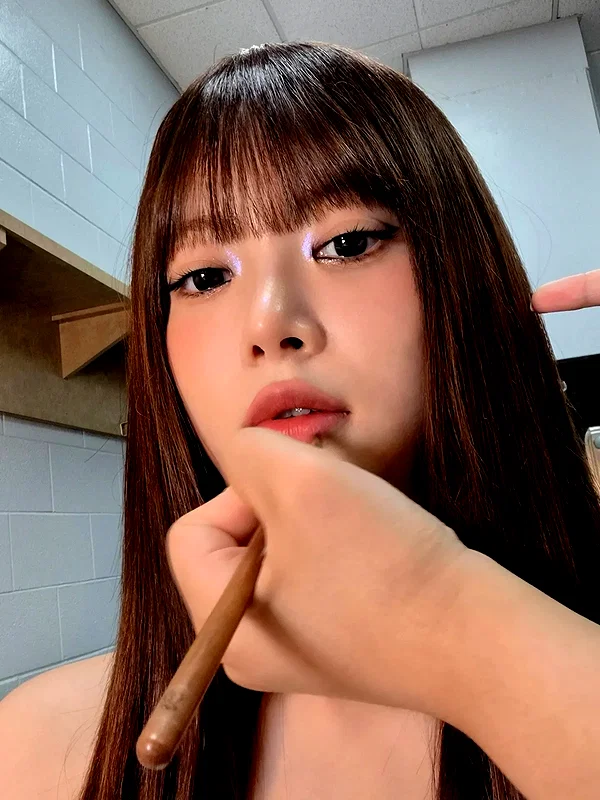 hhh.e_c.v instagram image archive image